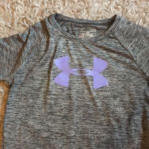 Under armor heather gray T-shirt lilac logo